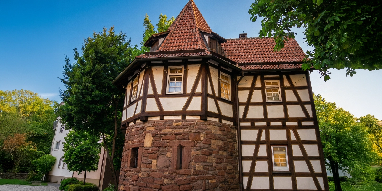 Außenansicht der Klinik am Schellenturm im Stuttgarter Stadtzentrum